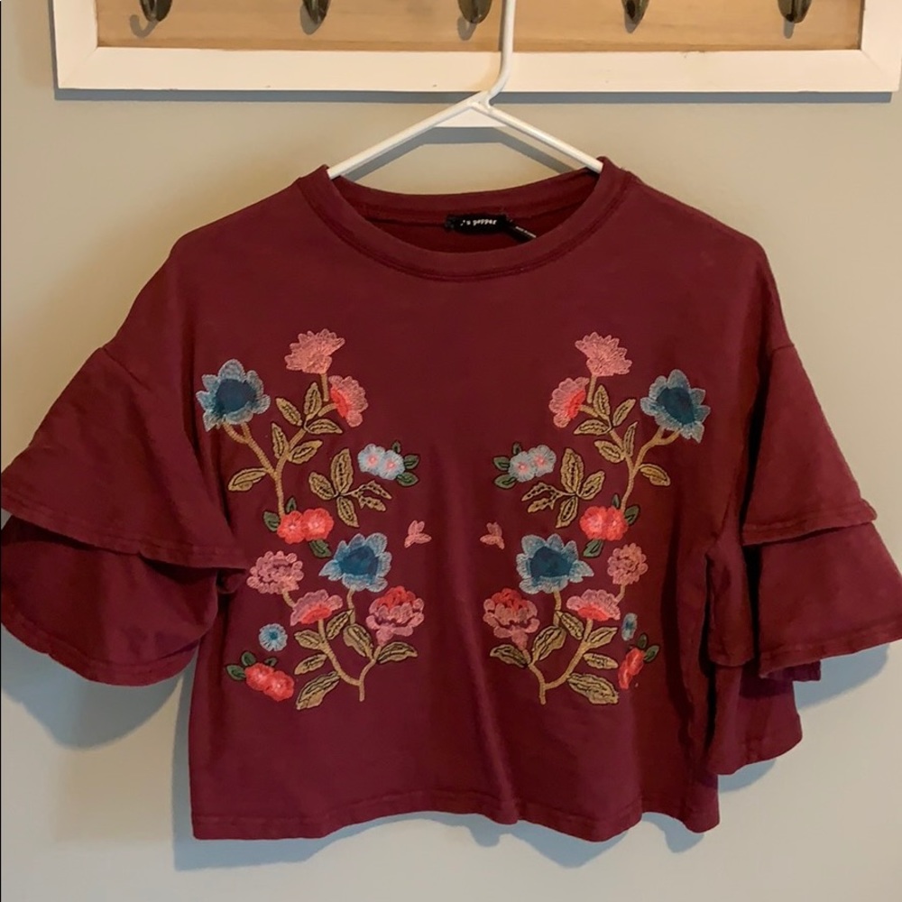 Embroidered Flutter Sleeve Top Size Small